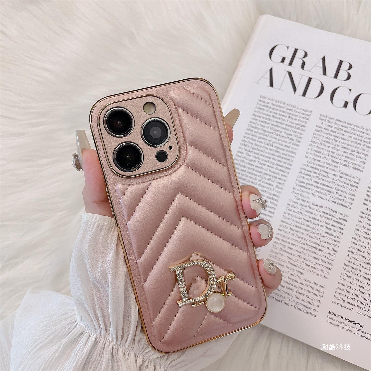 قاب آیفون سی دی کوسن هوا