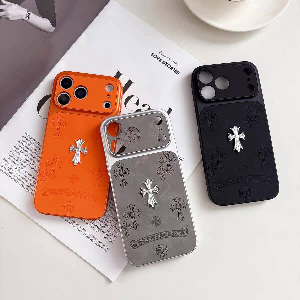 Étui pour iPhone en cuir inspiré de Chrome Hearts, texture premium, protection fine