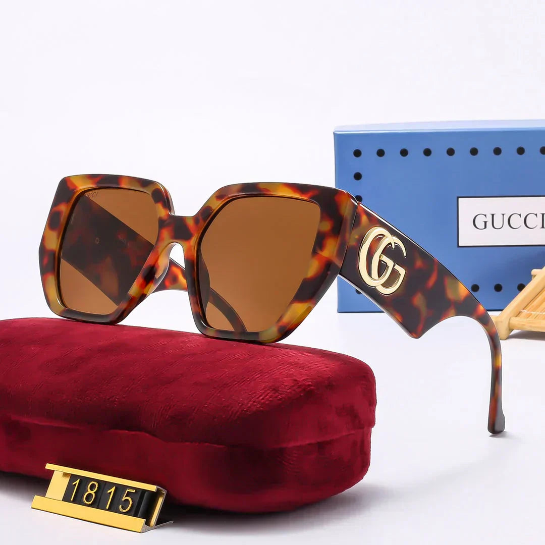 SOLGLASÖGON MED KVADRATUR RAM 1815