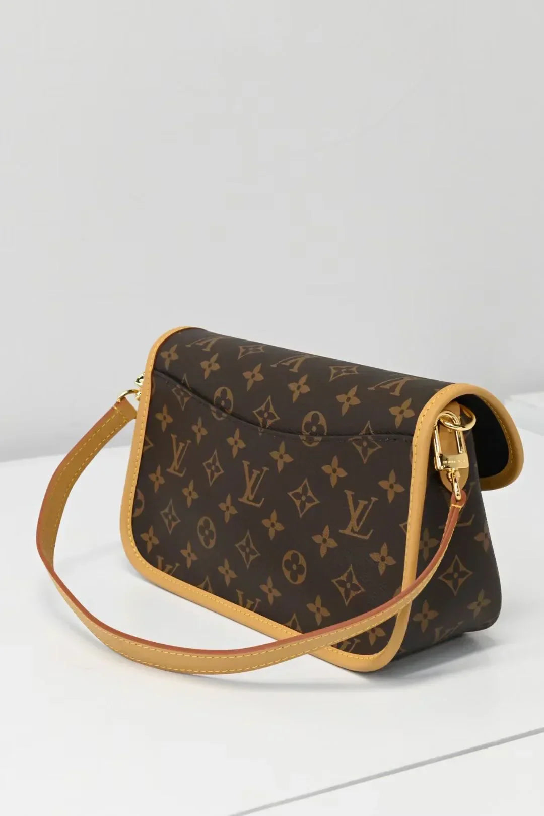 کیف دستی جعبه ای با الهام از وینتیج