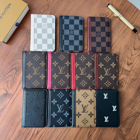 Elegante LV ternede & monogram tegnebøger