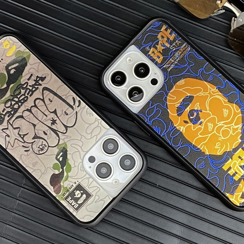 قاب آیفون مشکی میمون