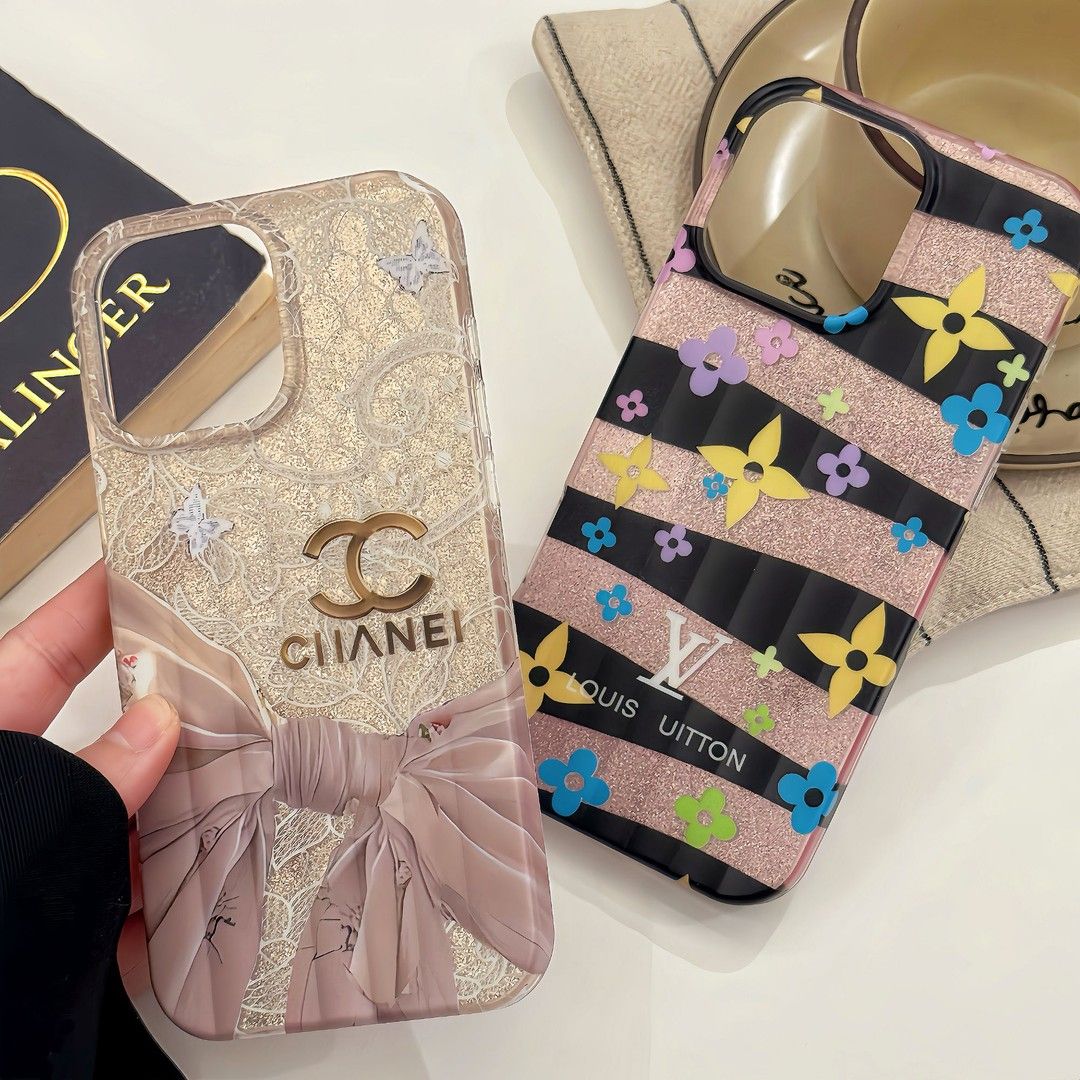 Elegant eleganse: Luksus-perleutsmykket iPhone-deksel