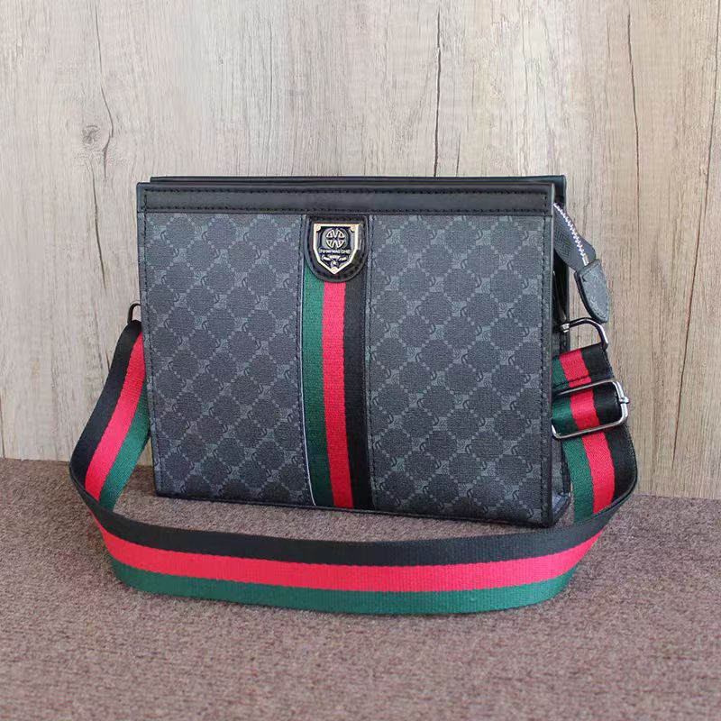 Pochette con monogramma urbano 002