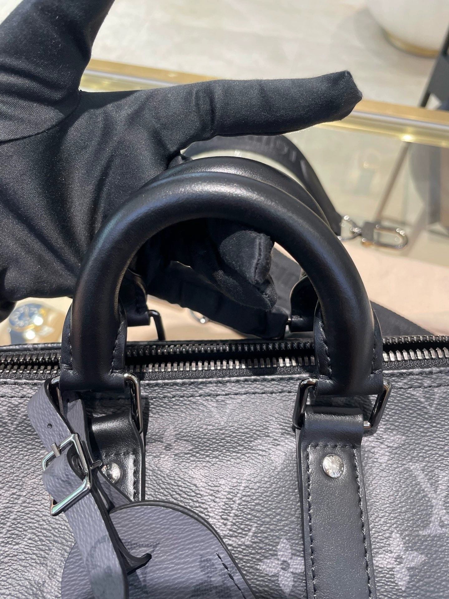 Trendig Louis Vuitton-väska (unisexstil)