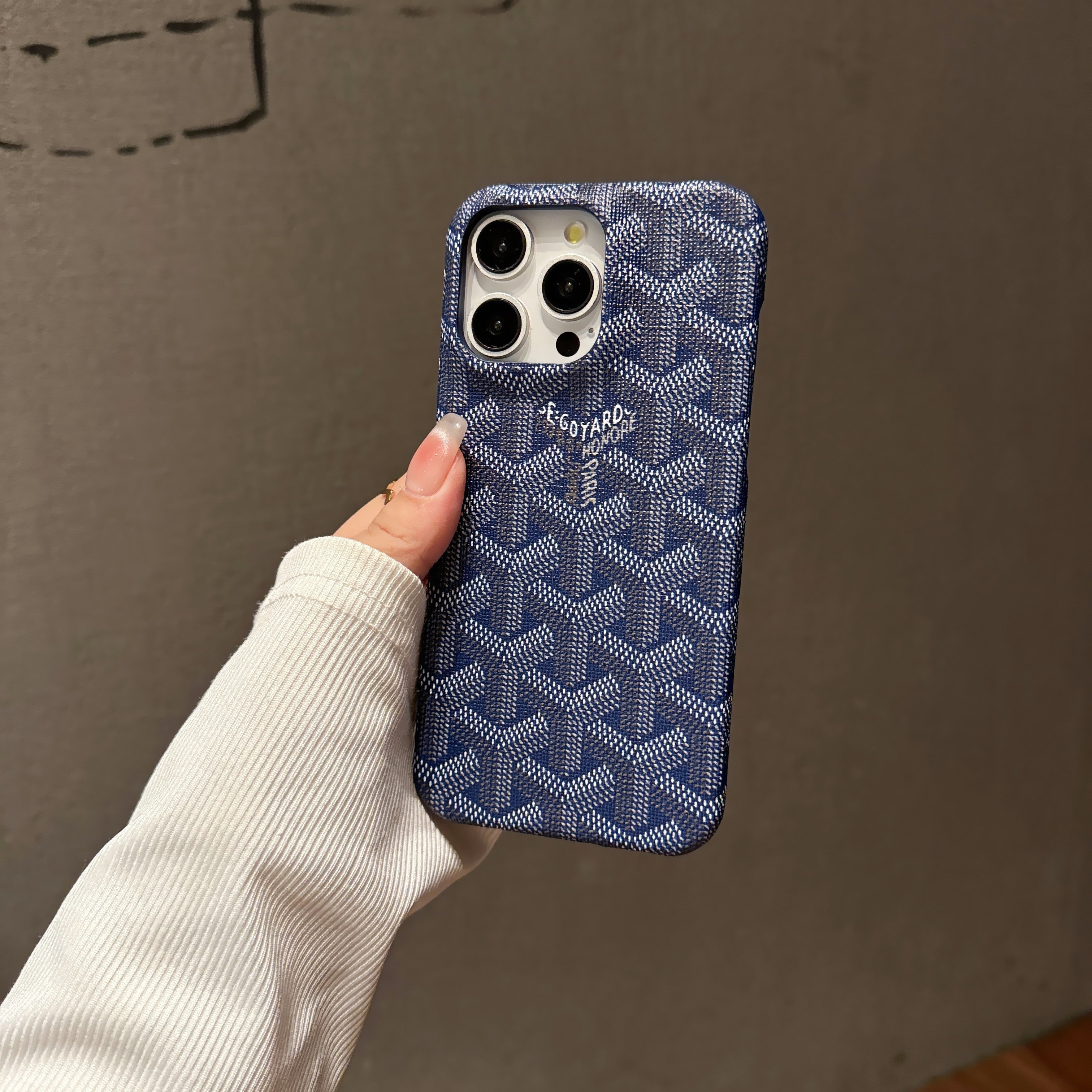 Barevné pouzdro na iPhone Goya