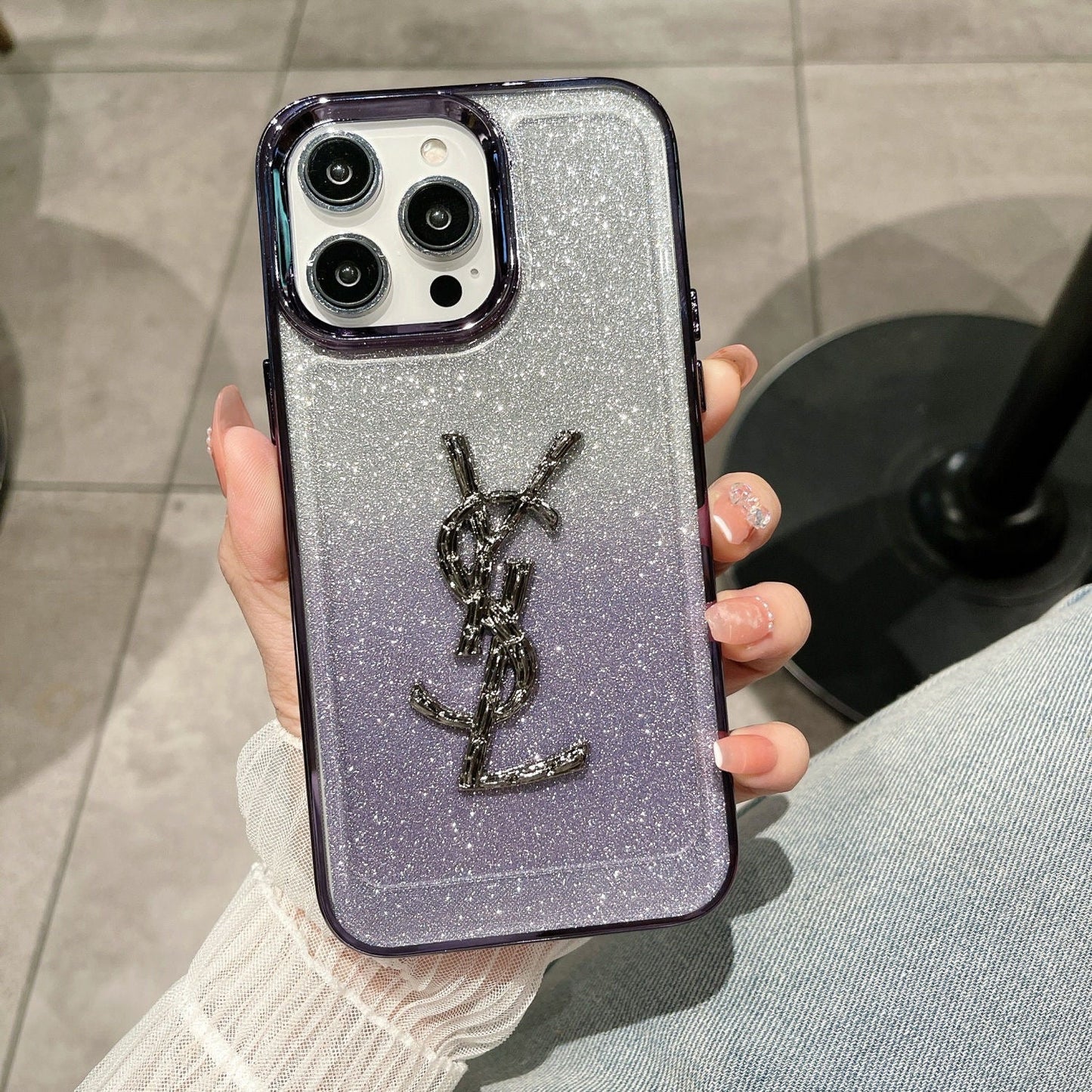 Flashowe etui na iPhone'a