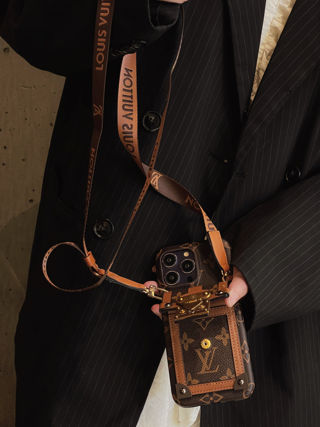 Pouzdro na řetízek Lou pro iPhone