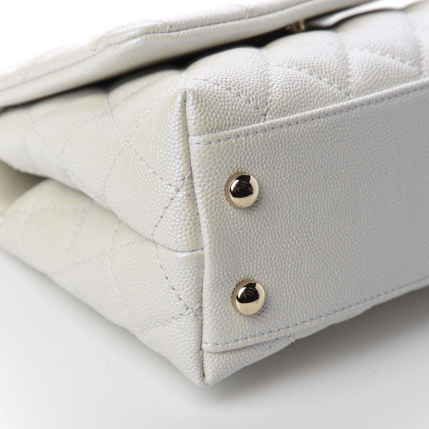 優雅虹彩魚子醬絎縫迷你可可手柄翻蓋白色