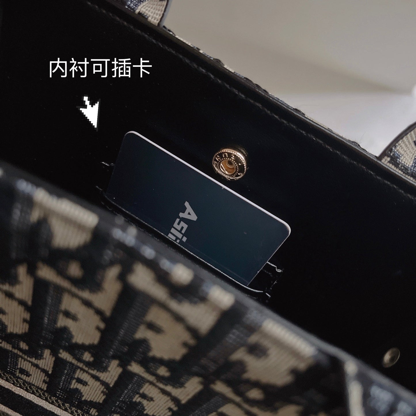 کیف کلاسیک با بند کراس بادی