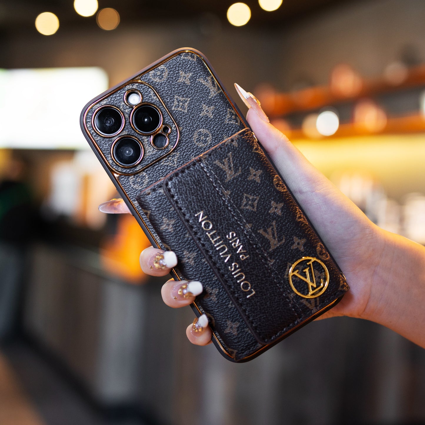 Luxe stijlvol iPhone-hoesje met kaarthouder en riem