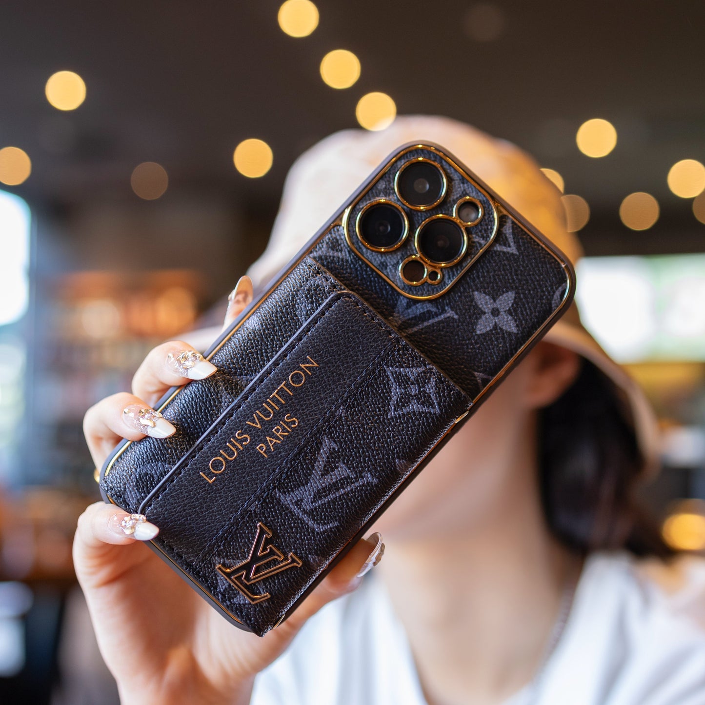 Luxe stijlvol iPhone-hoesje met kaarthouder en riem