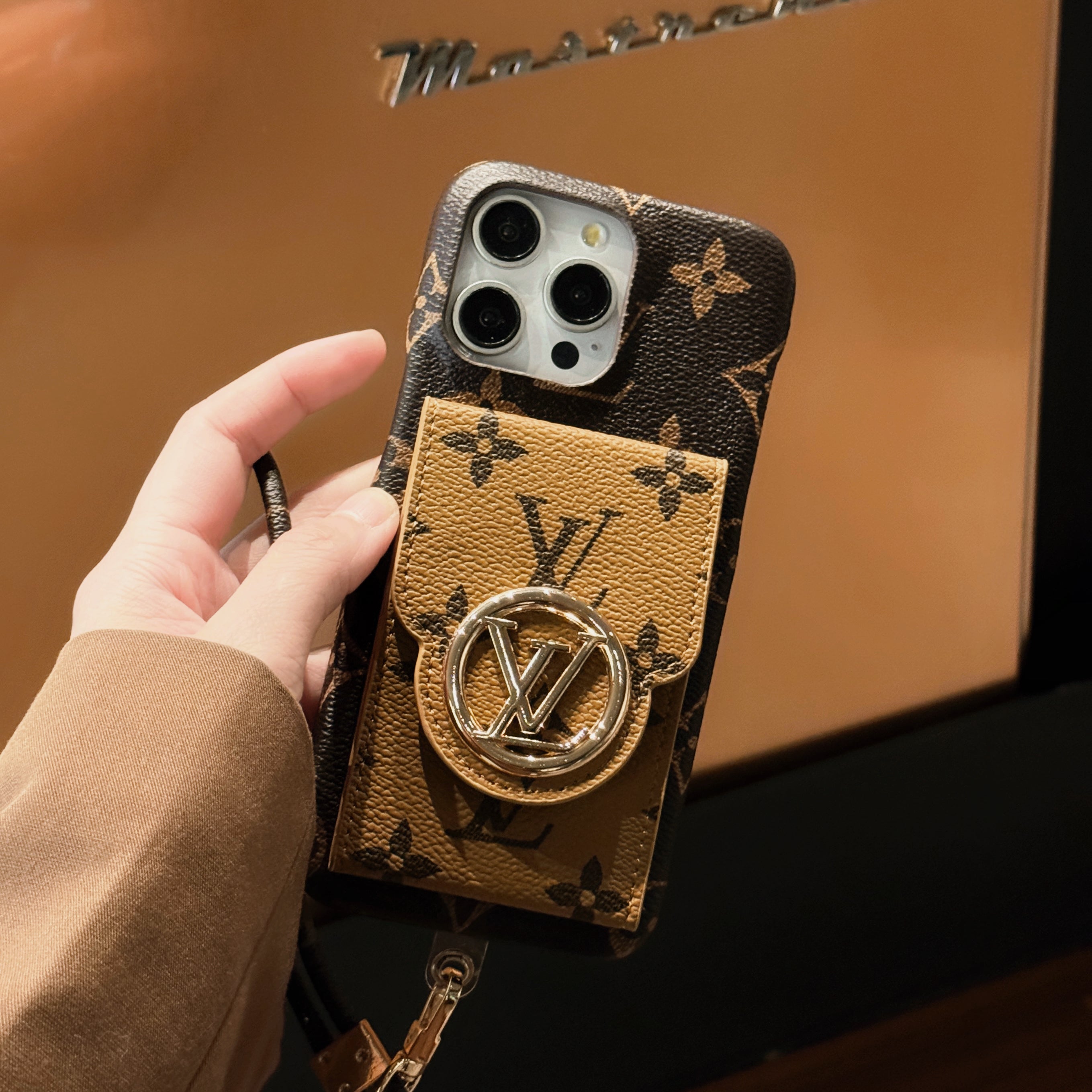 Pouzdro na řetízek Lou pro iPhone