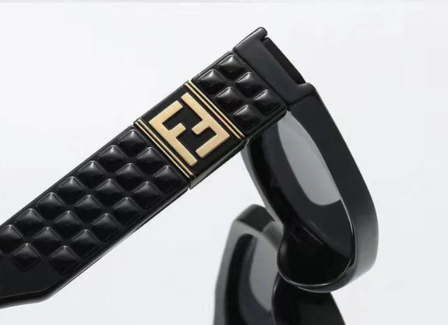 Nové kočičí sluneční brýle 3087