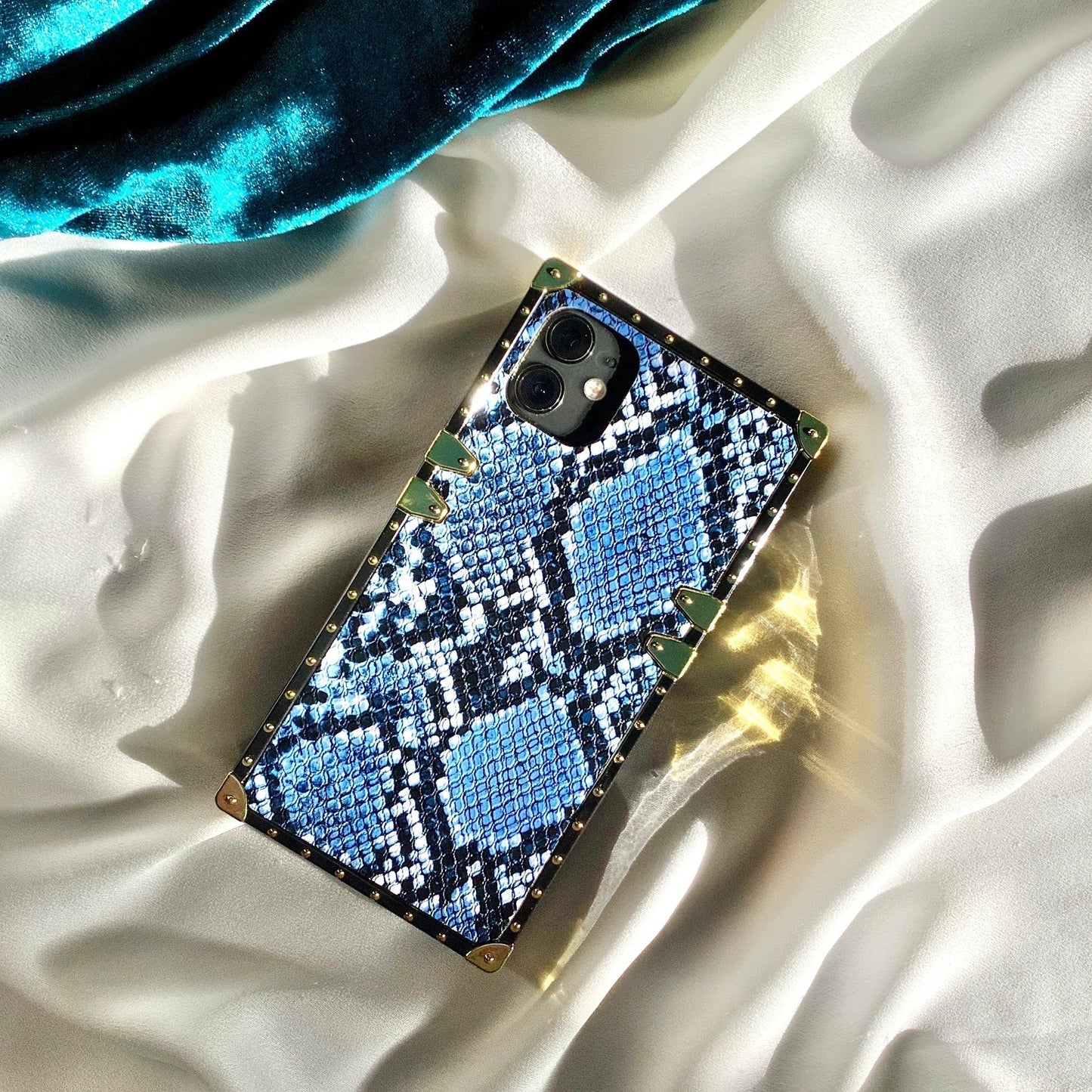 링 "블루 방울뱀"이 포함된 삼성 케이스