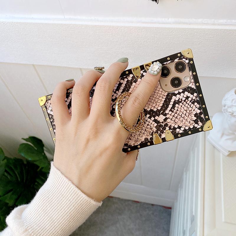 Sarung Samsung dengan Cincin "Eastern Cobra"