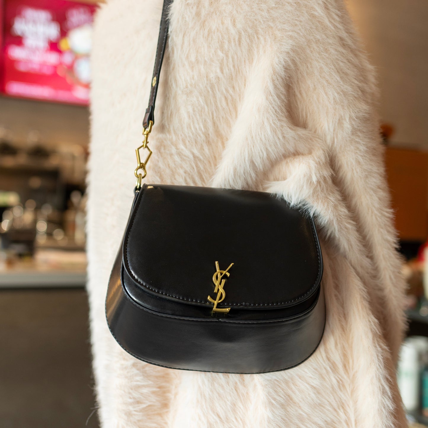 Lux Noir & ゴールド アジャスタブル チェーン バッグ