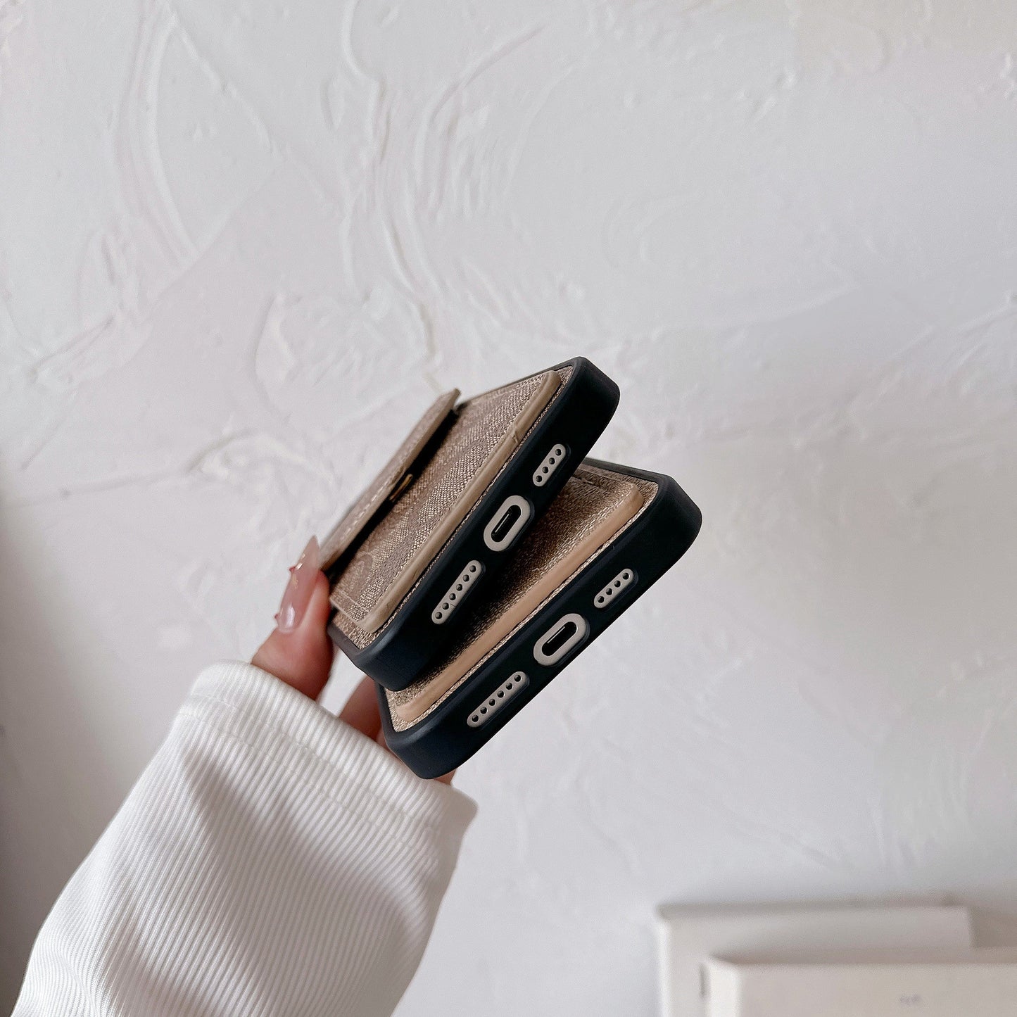 Coach iPhone-Hülle mit Kartenhalter und Riemen Hellbraun -SJ240513