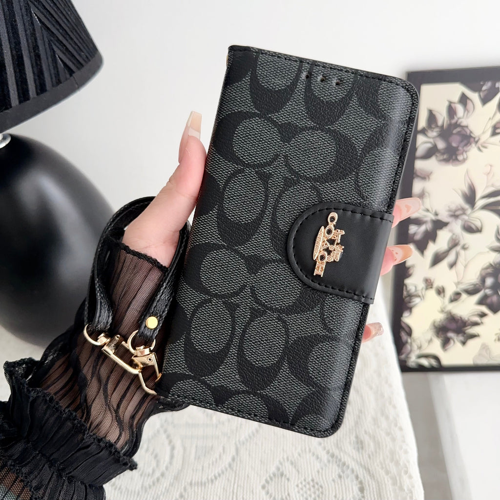 Coach iPhone Case Leren Flip Case met Kaarthouder Zwart-PTK241622