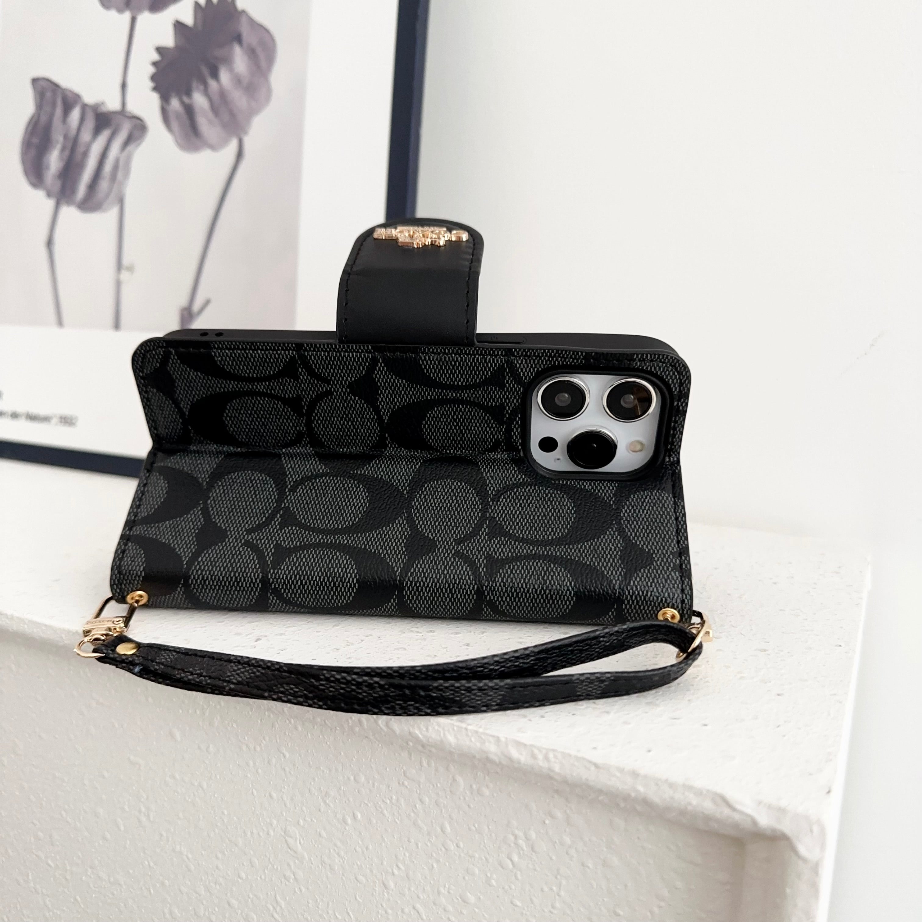 Coach iPhone Case Leren Flip Case met Kaarthouder Zwart-PTK241622