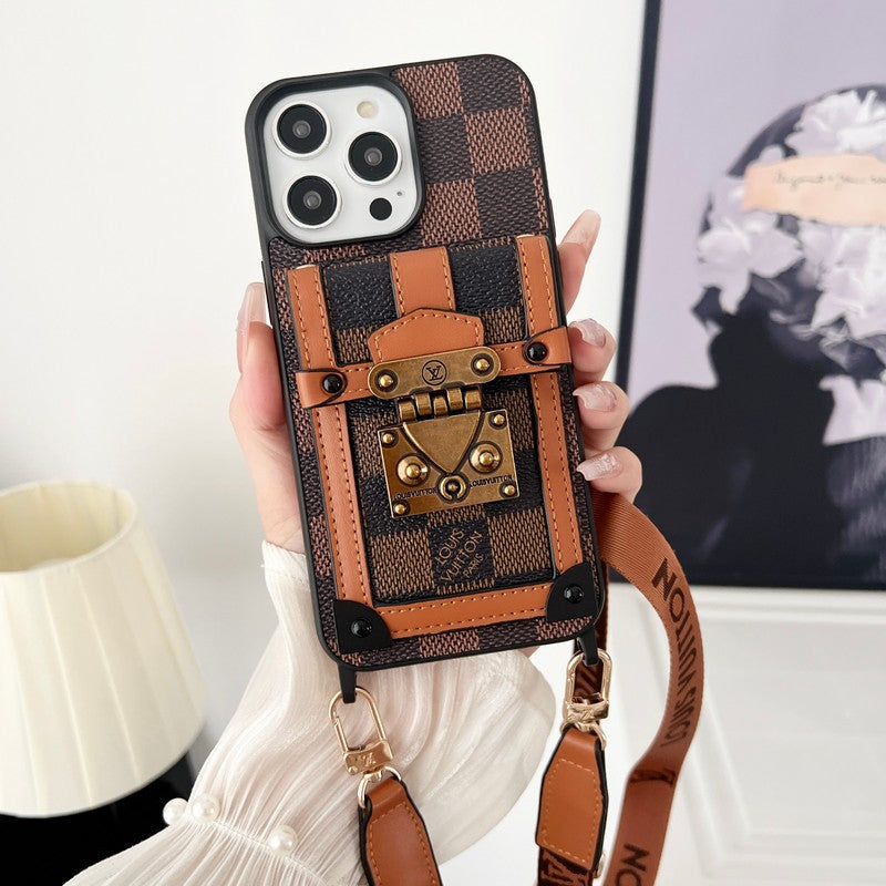 Lou Brown Crossbody Chain pouzdro na iPhone