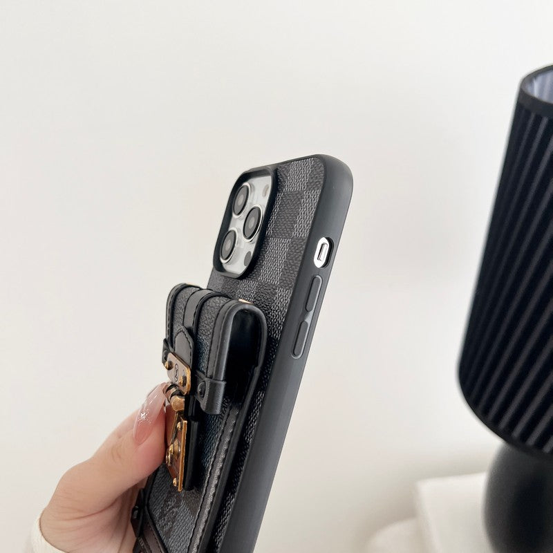 Coque et skin iPhone avec chaîne bandoulière noire et blanche Lou