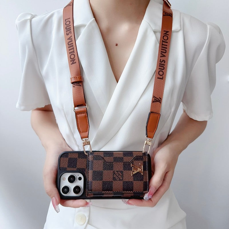 Étui pour iPhone avec chaîne à bandoulière et sac à cartes latéral Lou