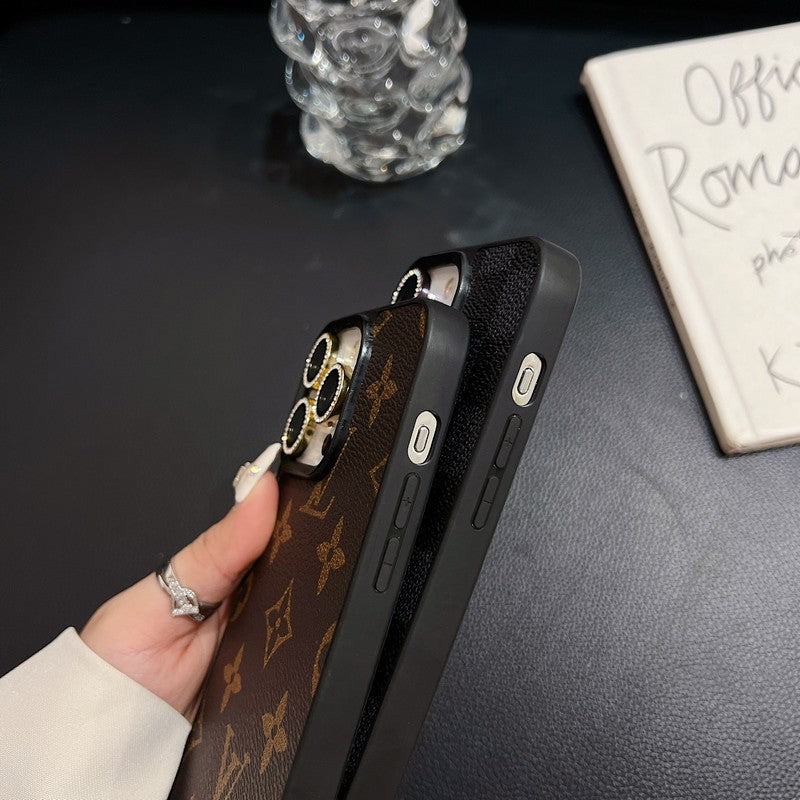 Kožené pouzdro na iPhone s černým logem Lou