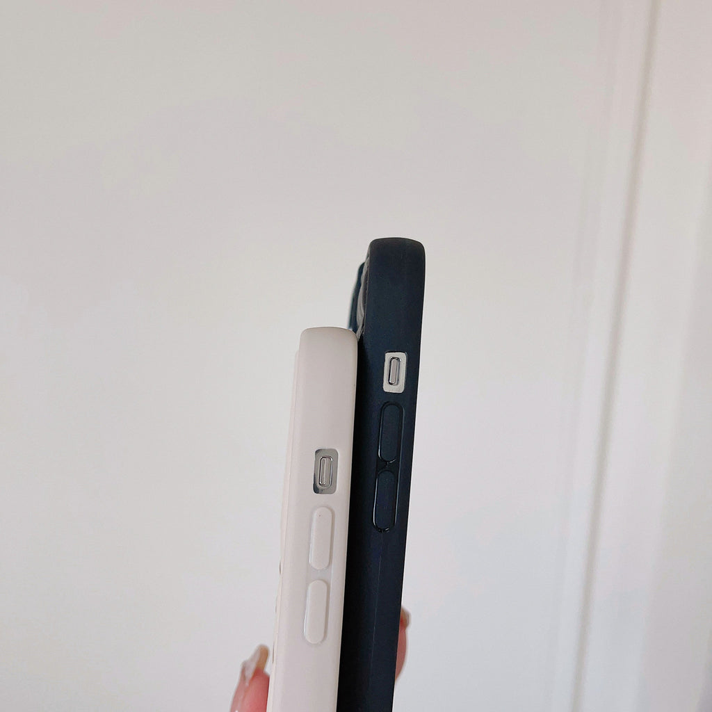 Kožené pouzdro na iPhone se zlatým logem CD