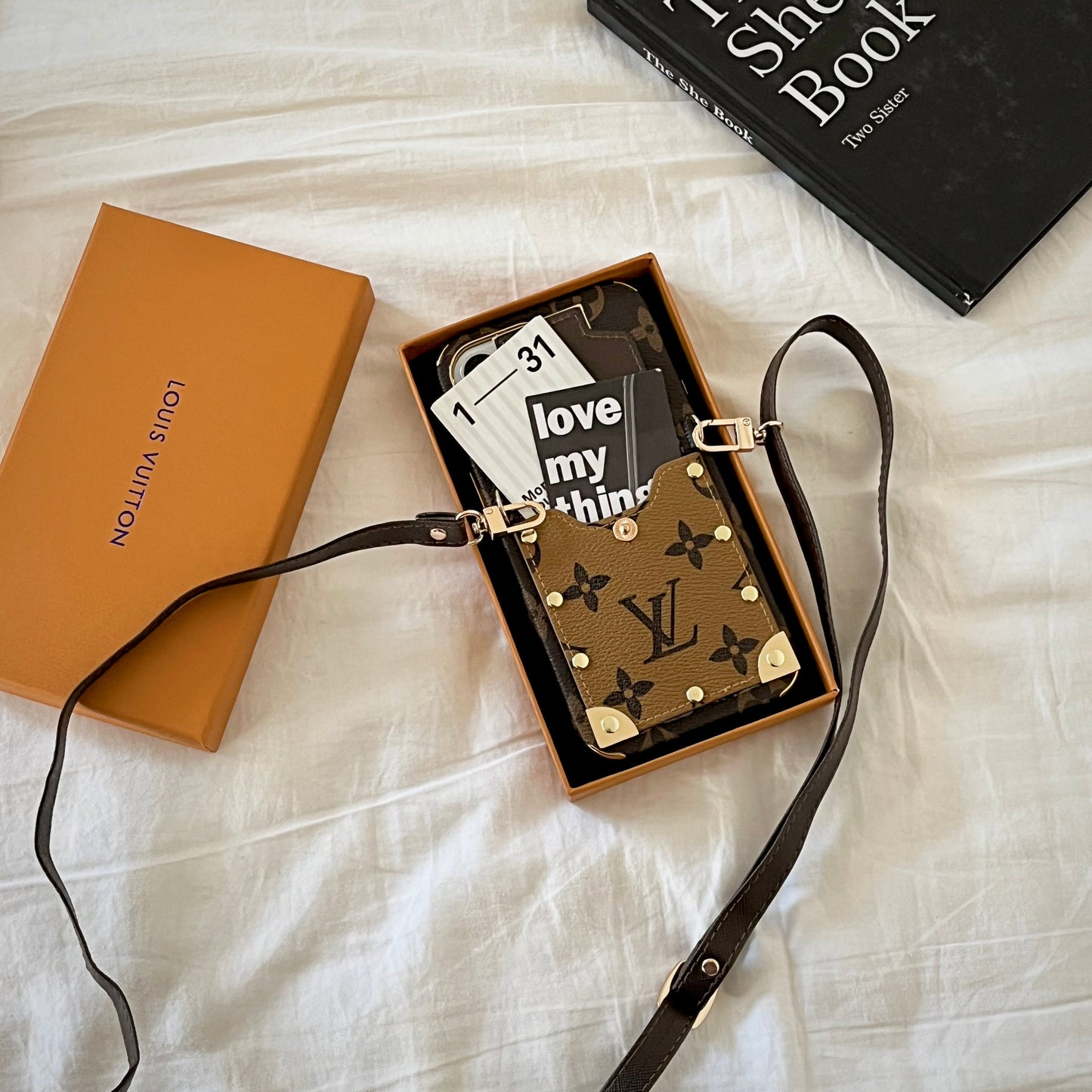 Étui pour iPhone en cuir avec chaîne Lou