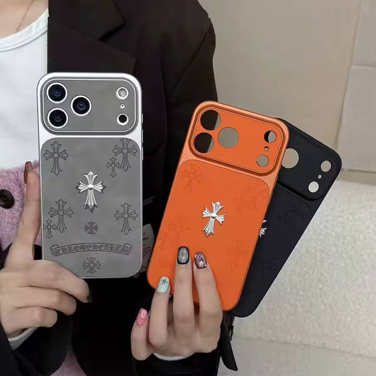 Étui pour iPhone en cuir inspiré de Chrome Hearts, texture premium, protection fine