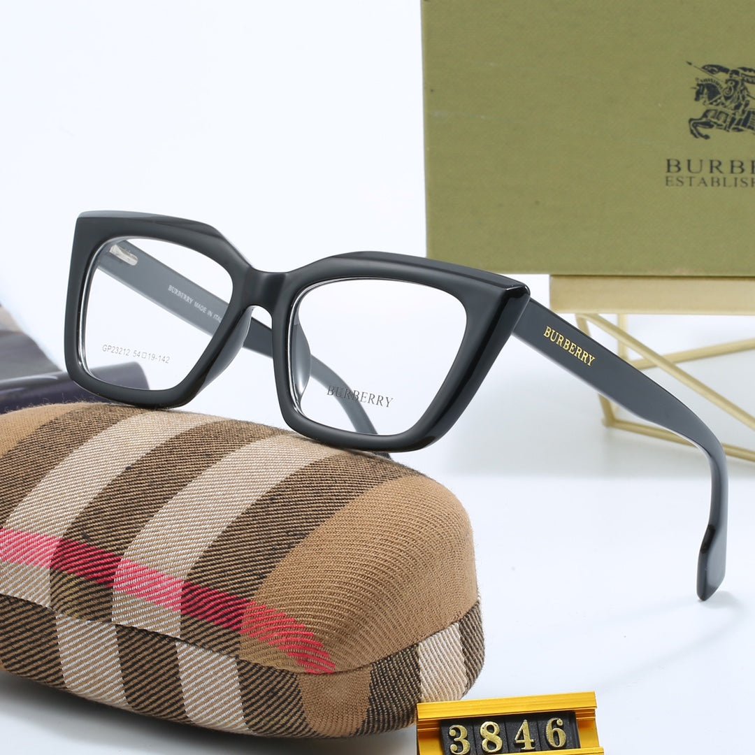 패셔너블한 캣아이 체크 안경