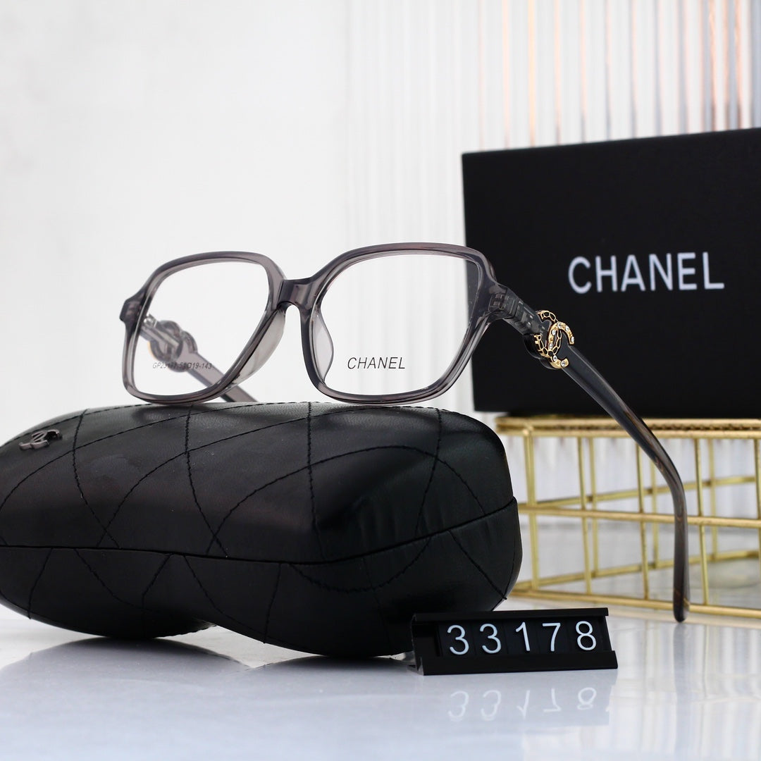 Négyzet alakú gyémánt logós szemüveg