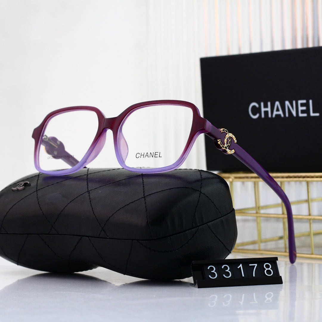 Négyzet alakú gyémánt logós szemüveg