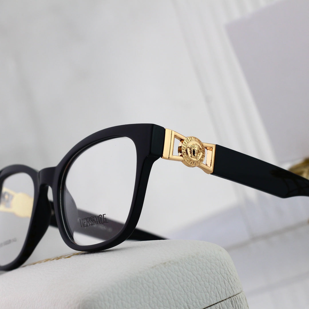 Négyzet alakú fém szemüveg