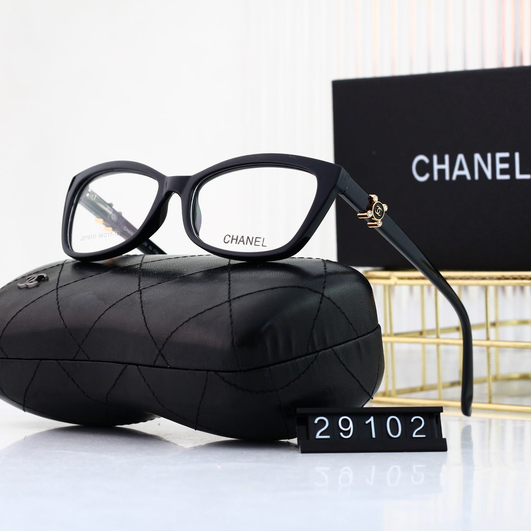 Divatos strasszos logós szemüvegek