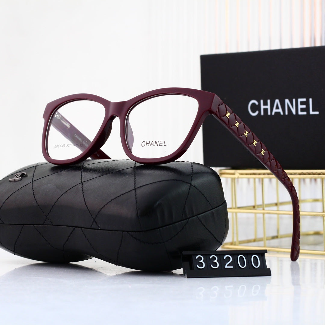 Stílusos fémkeretes szemüveg