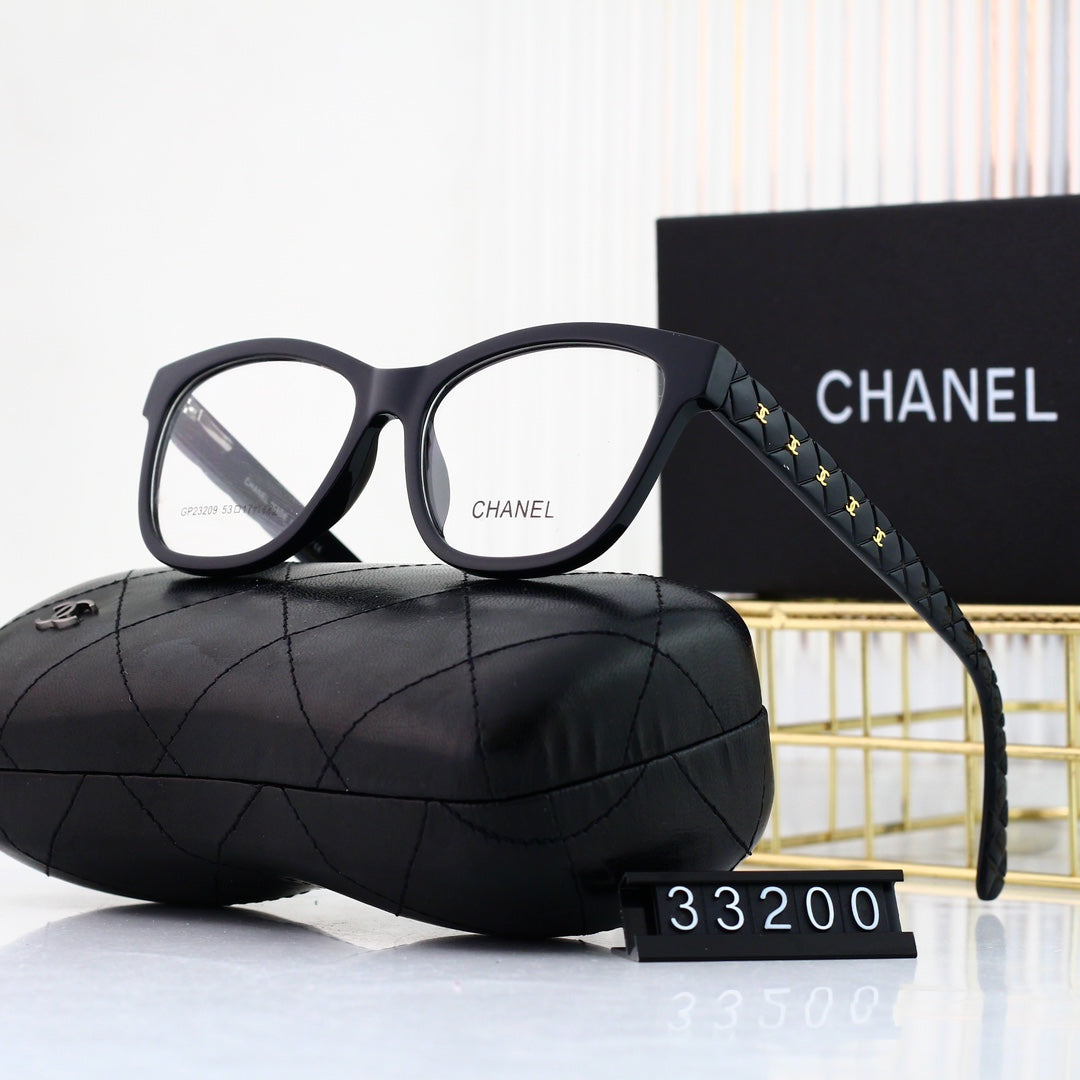 Stílusos fémkeretes szemüveg