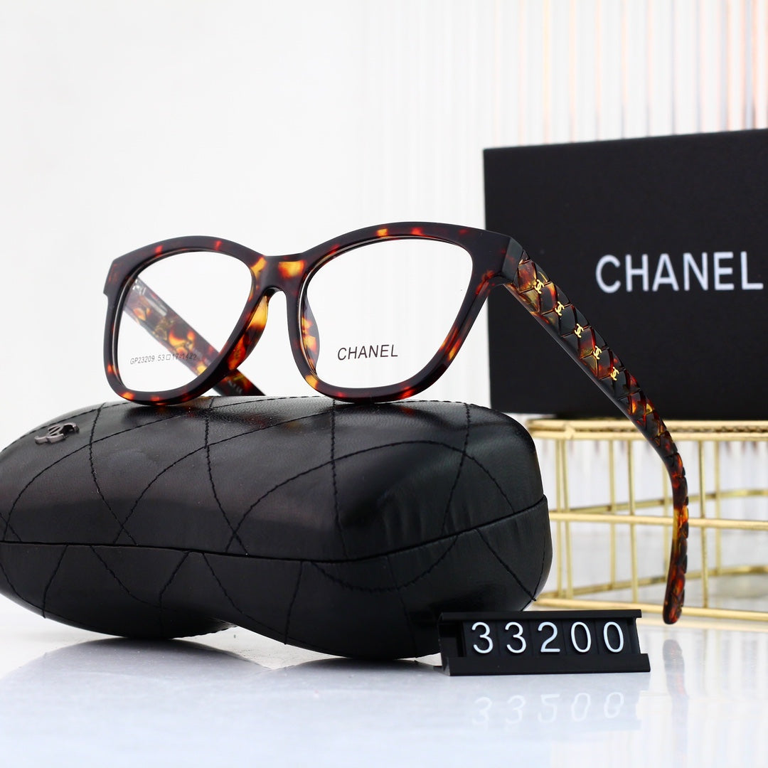 Stílusos fémkeretes szemüveg