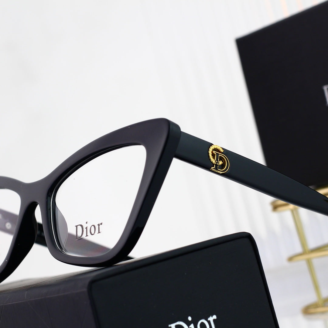 Cermin Mata Fesyen Cat-Eye