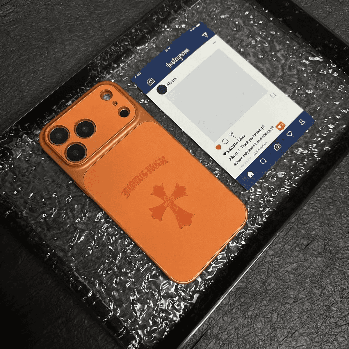 Étui pour iPhone en cuir inspiré de Chrome Hearts, texture premium, protection fine